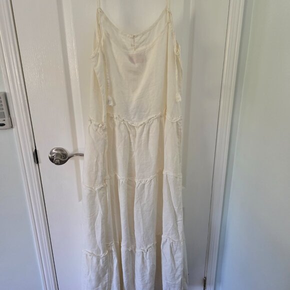 Myrah Penaloza Women's Linen Playsuit/Romper/Onesie - Picture 3 of 5